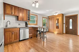 9 Dimock St, Danvers, MA 01923 - Photo 5