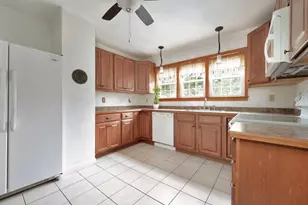 219 Tremont St, Carver, MA 02330 - Photo 11