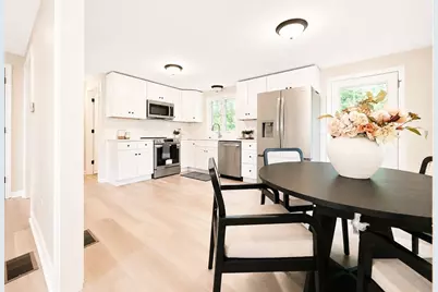 34-36 Hammond St #36, Bridgewater, MA 02324 - Photo 7