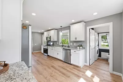 22 Highland View St, Westfield, MA 01085 - Photo 7