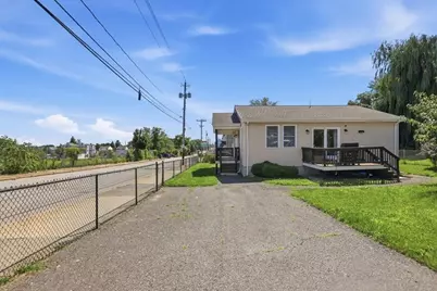 1033 Rodman St, Fall River, MA 02721 - Photo 5