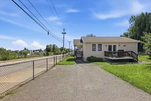 1033 Rodman St, Fall River, MA 02721 - Photo 5