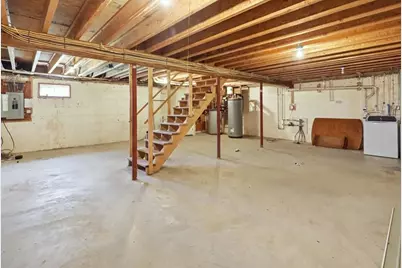 1033 Rodman St, Fall River, MA 02721 - Photo 31