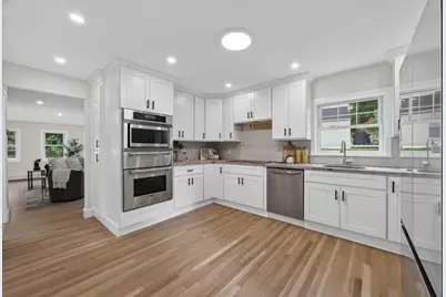 6 Hillside Ave, Woburn, MA 01801 - Photo 13
