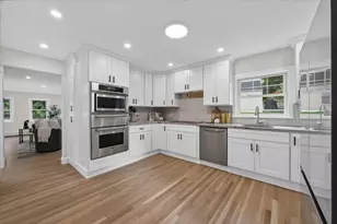 6 Hillside Ave, Woburn, MA 01801 - Photo 13