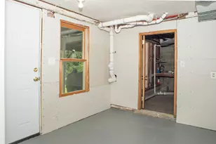 198 Union St, Northbridge, MA 01588 - Photo 31