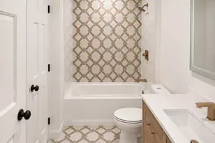 664 Norman St, Fall River, MA 02721 - Photo 9