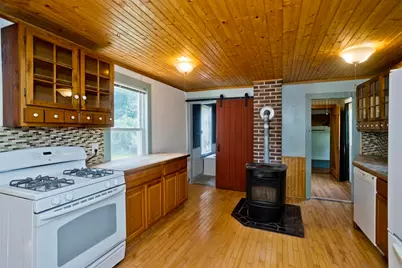 23 Maple St, Chester, MA 01011 - Photo 5