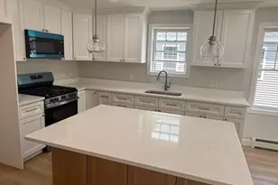 29 Lynn St, Lawrence, MA 01843 - Photo 3
