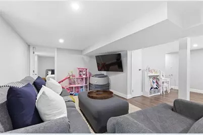 8 Glenwood St, Burlington, MA 01803 - Photo 25