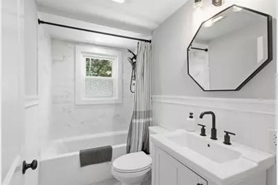 8 Glenwood St, Burlington, MA 01803 - Photo 17