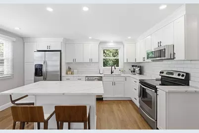 8 Glenwood St, Burlington, MA 01803 - Photo 7