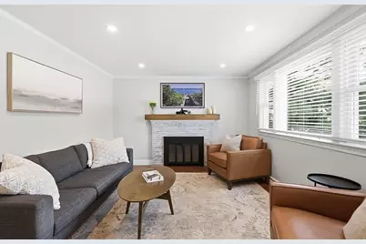 8 Glenwood St, Burlington, MA 01803 - Photo 15