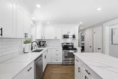 8 Glenwood St, Burlington, MA 01803 - Photo 9