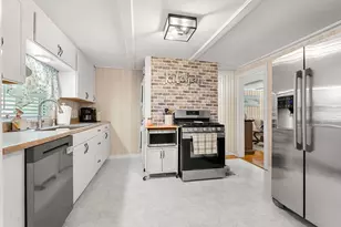 2 Hilltop Ln, Rockport, MA 01966 - Photo 15