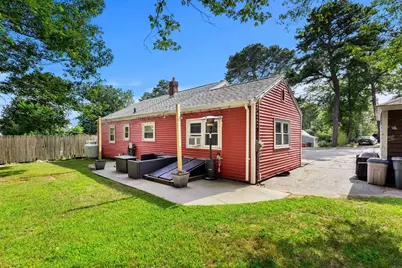 2 Hill Top Ln, Rockport, MA 01966 - Photo 7