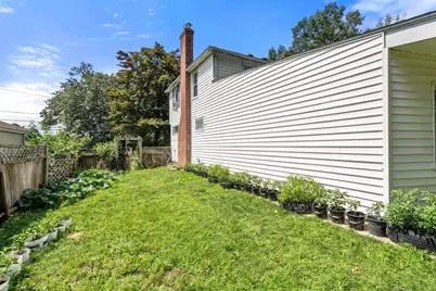 423 Tiffany St, Springfield, MA 01108 - Photo 37