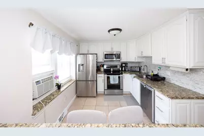 37 Parsons Hill Dr #B, Worcester, MA 01603 - Photo 9
