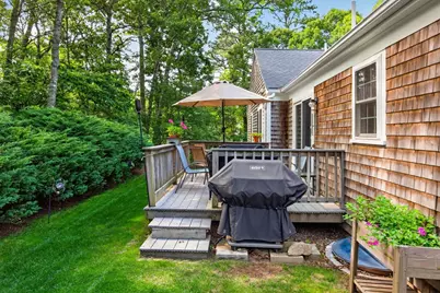 7 Bent Bluff Ln, Yarmouth, MA 02675 - Photo 3