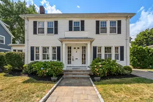 122 Lincoln Rd, Medford, MA 02155 - Photo 1