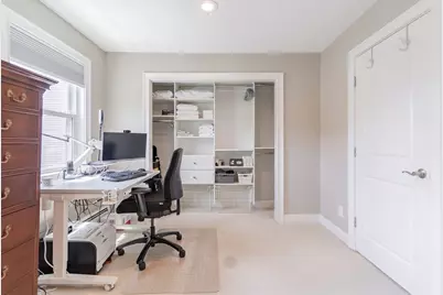 453 E 8th St, Boston, MA 02127 - Photo 9