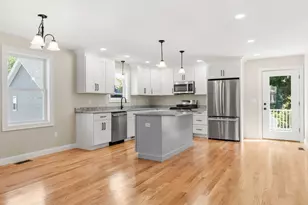 28 Quigley Ave, Chelmsford, MA 01863 - Photo 7