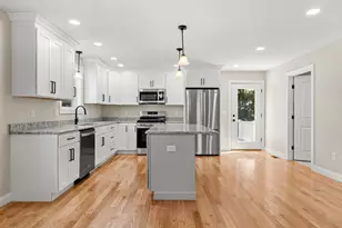 28 Quigley Ave, Chelmsford, MA 01863 - Photo 3