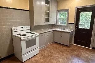 428 Main St, Northbridge, MA 01534 - Photo 3