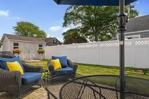 9 Kane St, Fall River, MA 02720 - Photo 5