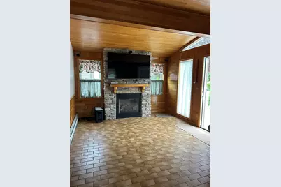 90 Locust Ave, Worcester, MA 01604 - Photo 11