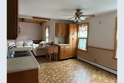 90 Locust Ave, Worcester, MA 01604 - Photo 9