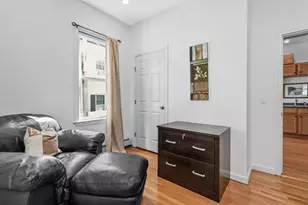 595 E 4th St, Boston, MA 02127 - Photo 13