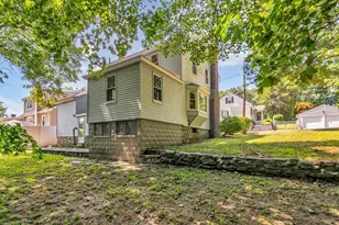 17 Windsor St, Methuen, MA 01844 - Photo 5
