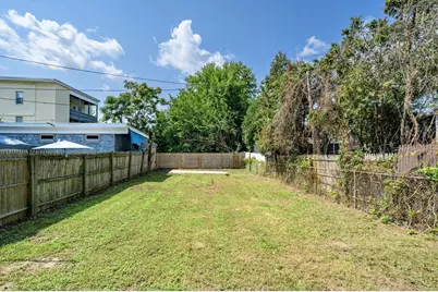 196 Massasoit St, Springfield, MA 01107 - Photo 27