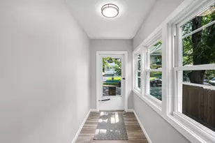 196 Massasoit St, Springfield, MA 01107 - Photo 11
