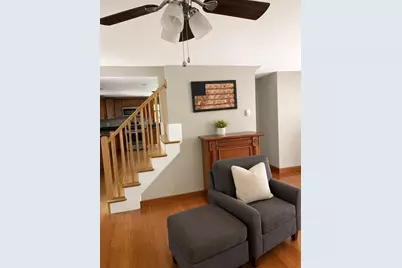 351 Hartford Ave E, Uxbridge, MA 01569 - Photo 3