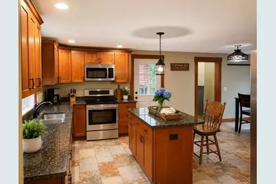 351 Hartford Ave E, Uxbridge, MA 01569 - Photo 7