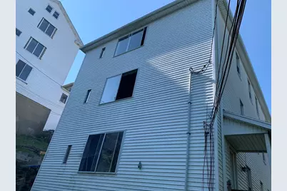 11 Diamond St, Worcester, MA 01610 - Photo 3