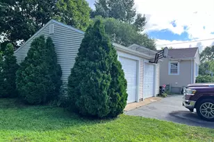91 Pageotte St, Acushnet, MA 02743 - Photo 3