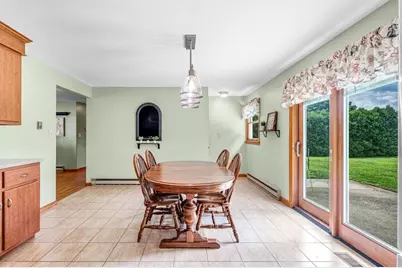 17 Breton Ln, Holyoke, MA 01040 - Photo 13
