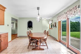 17 Breton Ln, Holyoke, MA 01040 - Photo 13