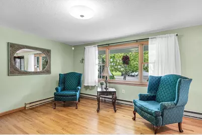 17 Breton Ln, Holyoke, MA 01040 - Photo 7