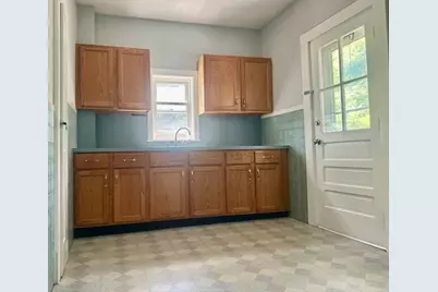 32 Holten St #2R, Danvers, MA 01923 - Photo 5