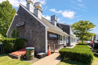 258 Edgartown-Vineyard Haven Rd, Edgartown, MA 02539 - Photo 3