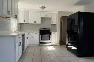 7 Gardner Ave, Attleboro, MA 02703 - Photo 3