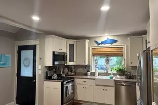 26 Monatiquot St, Weymouth, MA 02191 - Photo 11