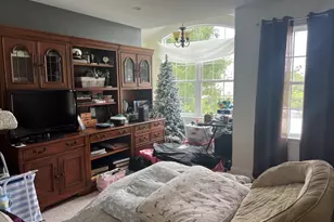 609 Detroit St, Fall River, MA 02721 - Photo 9