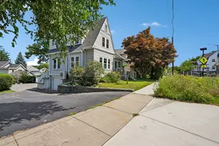 3 Woburn St, Medford, MA 02155 - Photo 5