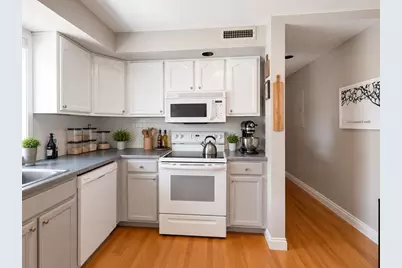 16 Cross Street East #2, Somerville, MA 01245 - Photo 3