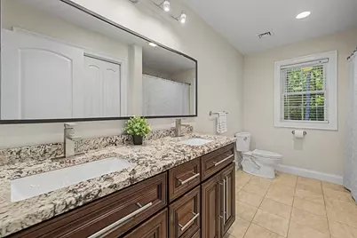 657 Silver St, Agawam, MA 01001 - Photo 17